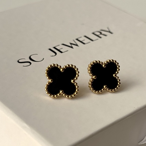 Black Clover Earrings Stainless Steel - Picture 3 of 8